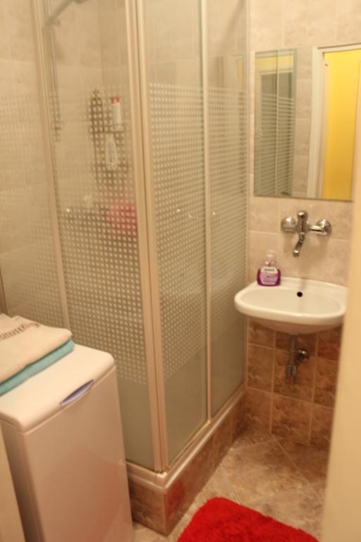 Pokoje Na Chmielnej 2 Hostel Warschau Kamer foto