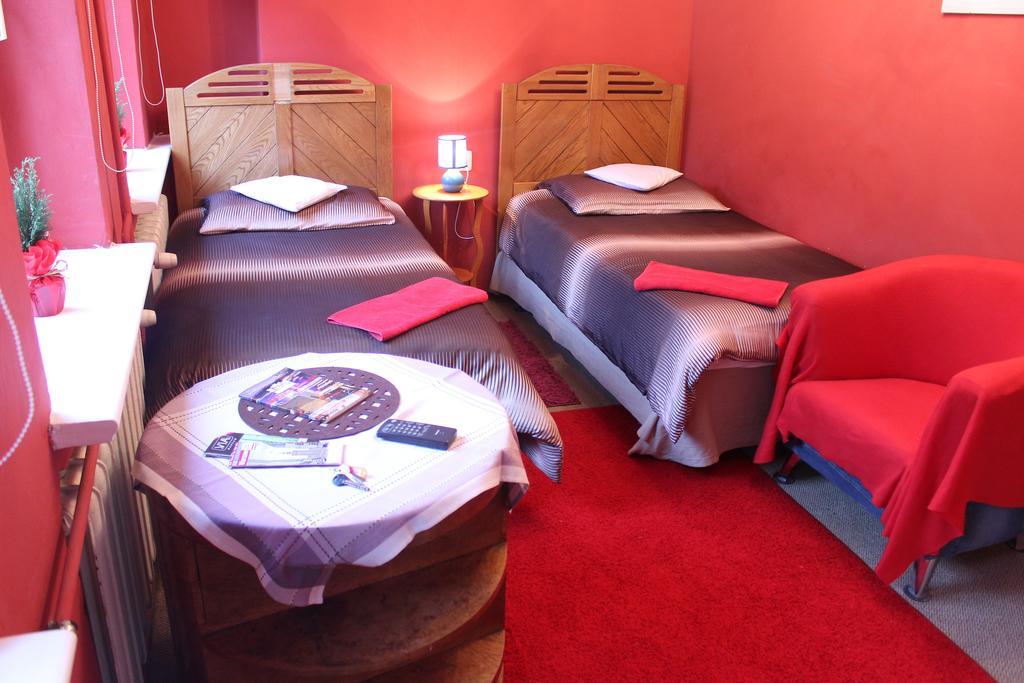 Pokoje Na Chmielnej 2 Hostel Warschau Kamer foto