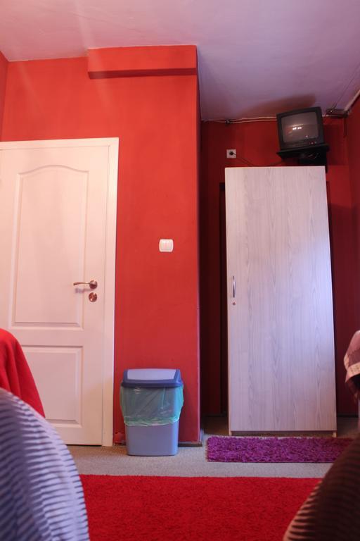 Pokoje Na Chmielnej 2 Hostel Warschau Kamer foto