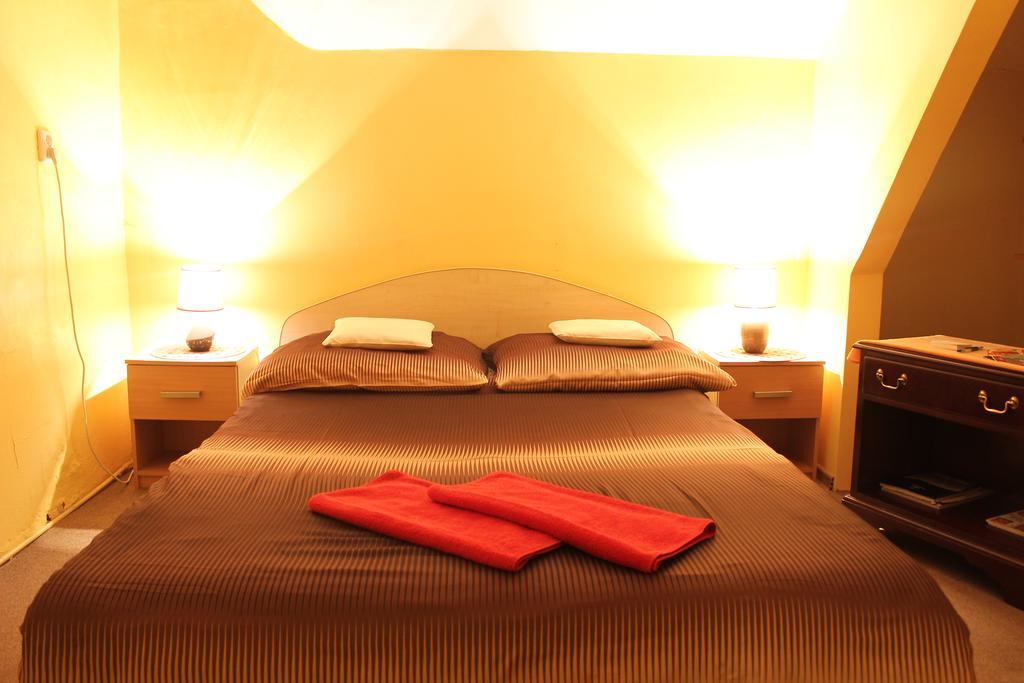 Pokoje Na Chmielnej 2 Hostel Warschau Kamer foto