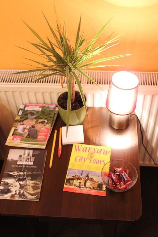 Pokoje Na Chmielnej 2 Hostel Warschau Kamer foto