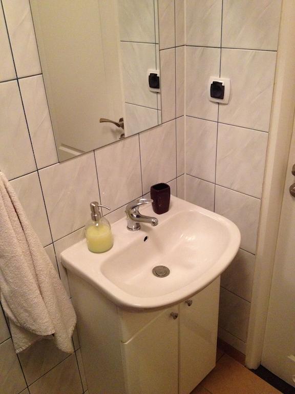 Pokoje Na Chmielnej 2 Hostel Warschau Buitenkant foto