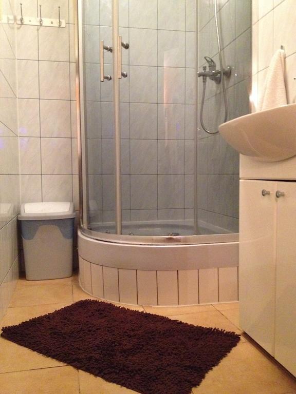 Pokoje Na Chmielnej 2 Hostel Warschau Buitenkant foto