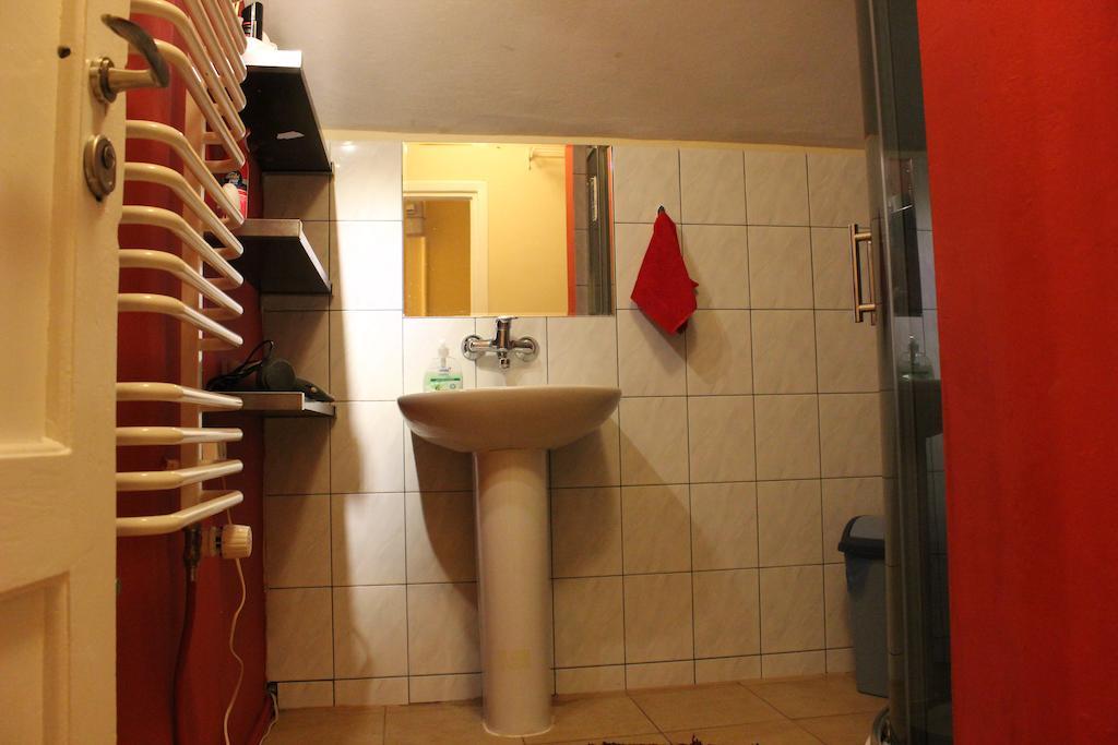 Pokoje Na Chmielnej 2 Hostel Warschau Buitenkant foto